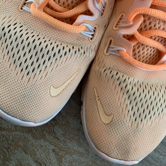 Women’s Nike Free Run - Picture 11 of 12